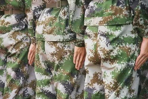 军训女吃瓜视频大全,揭秘军营里的欢乐瞬间