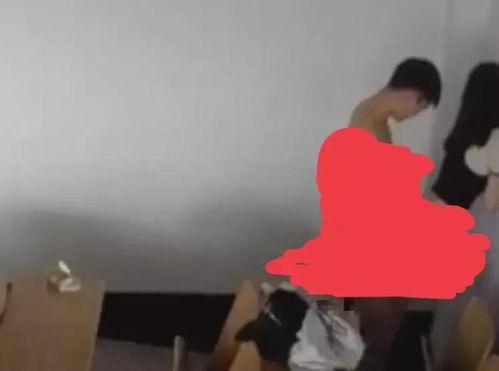 教室吃瓜视频全程,全程视频曝光，笑料百出！